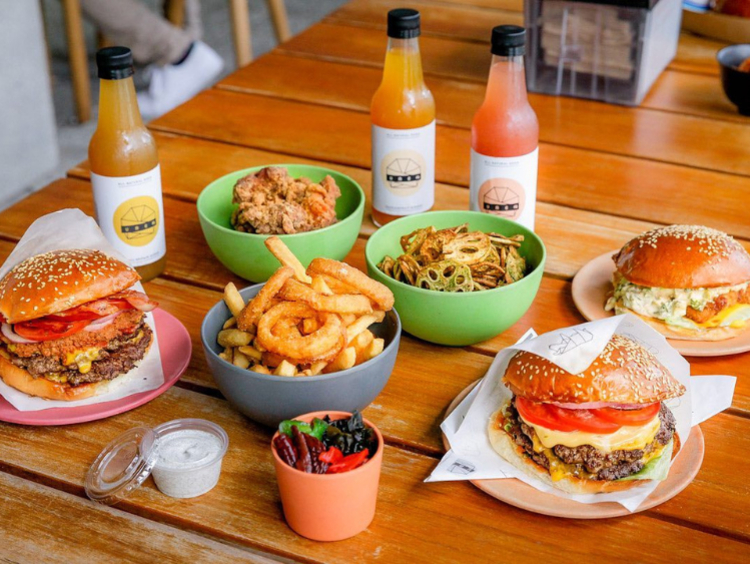 Ume Burger - Darling Square slider image