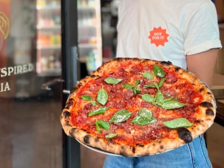 Pizza Elettrica slider image