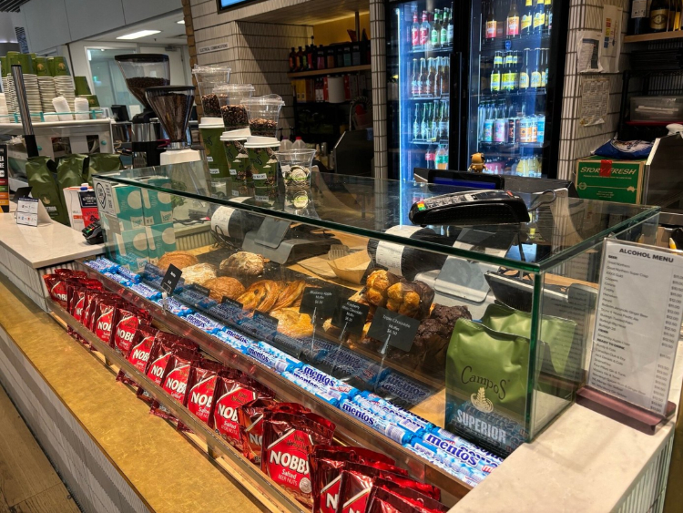 Trader & Co Cafe - Brisbane Airport slider image