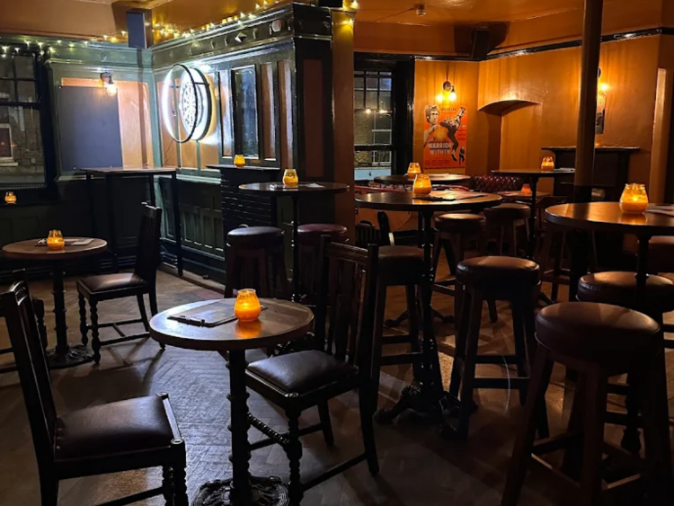 The Red Lion slider image