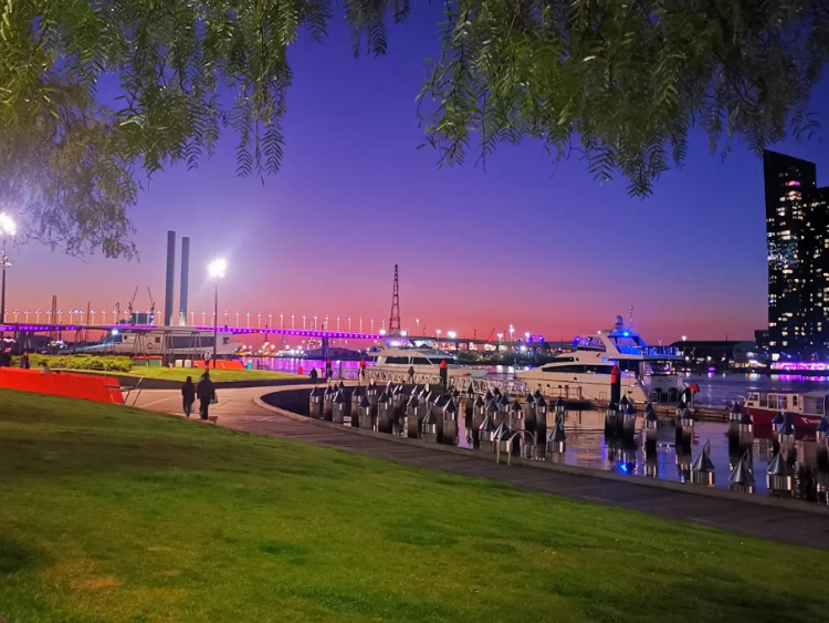 Squires Loft - Docklands slider image