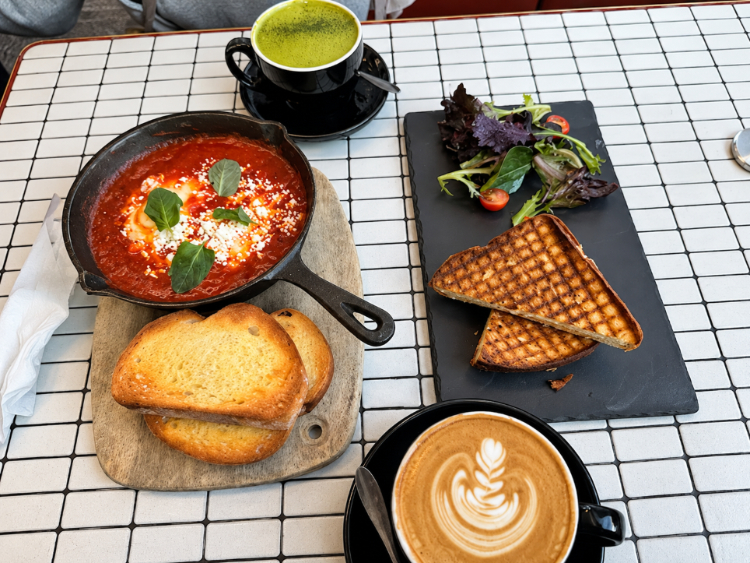 Clio Cafe slider image