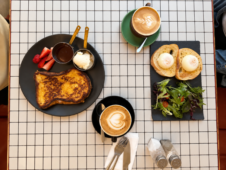 Clio Cafe slider image