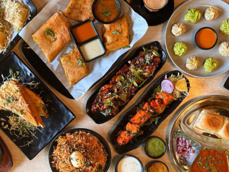 Aura Curry House And Cafe - Indian Cuisine Restaurant slider image