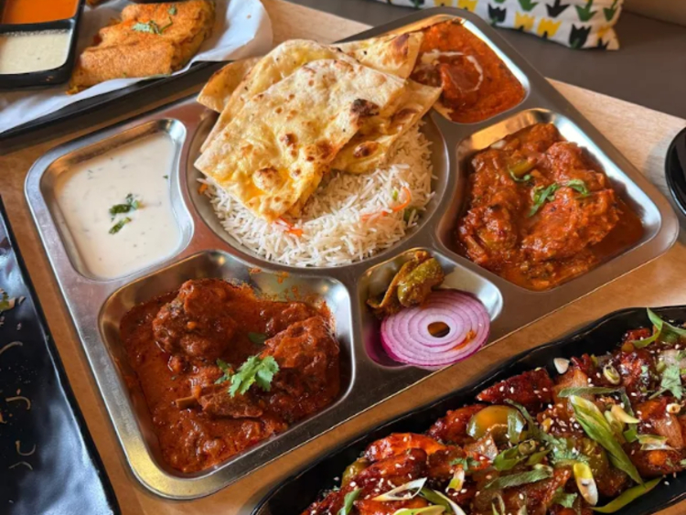 Aura Curry House And Cafe - Indian Cuisine Restaurant slider image