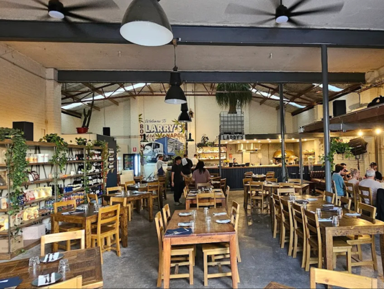 Larry's Pizzeria & Cocktail Bar slider image