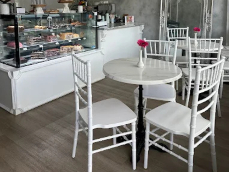 Mon Paris Café slider image