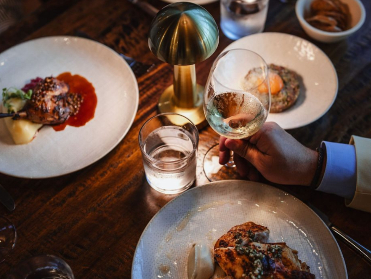 Herve's Restaurant and Bar slider image