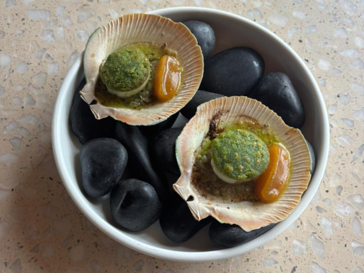 Herve's Restaurant and Bar slider image