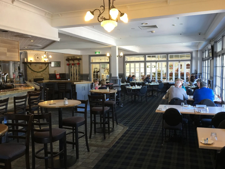 The Heights Bar & Bistro slider image