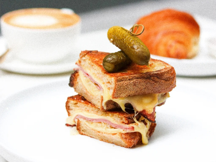 Comuna Cafe - CBD slider image
