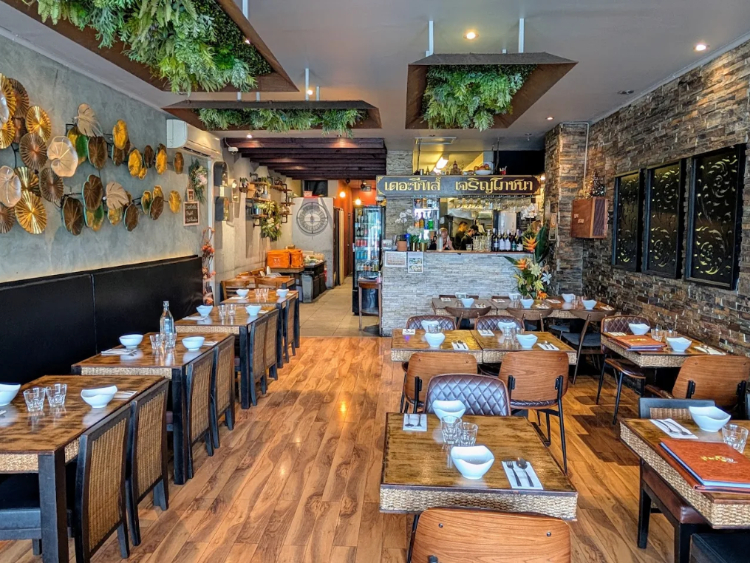 The Seat - Pennant Hills slider image