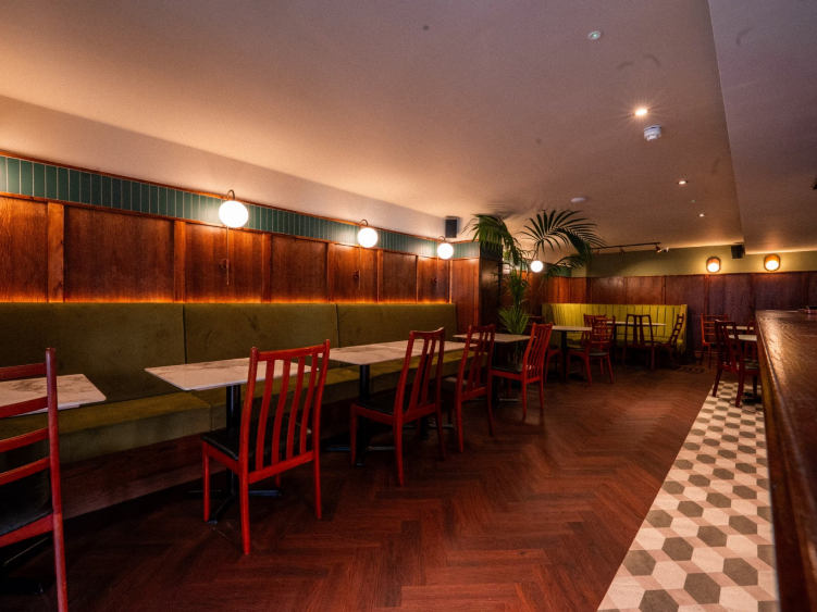 Deano's Bar & Restaurant slider image