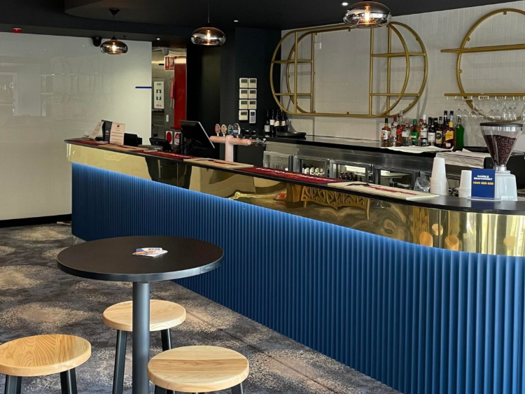 Black Rhino Hotel slider image