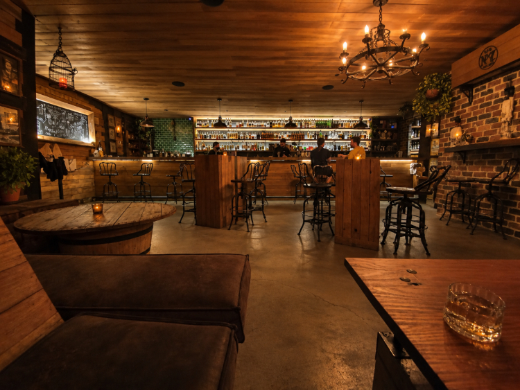 Lockwood Bar slider image