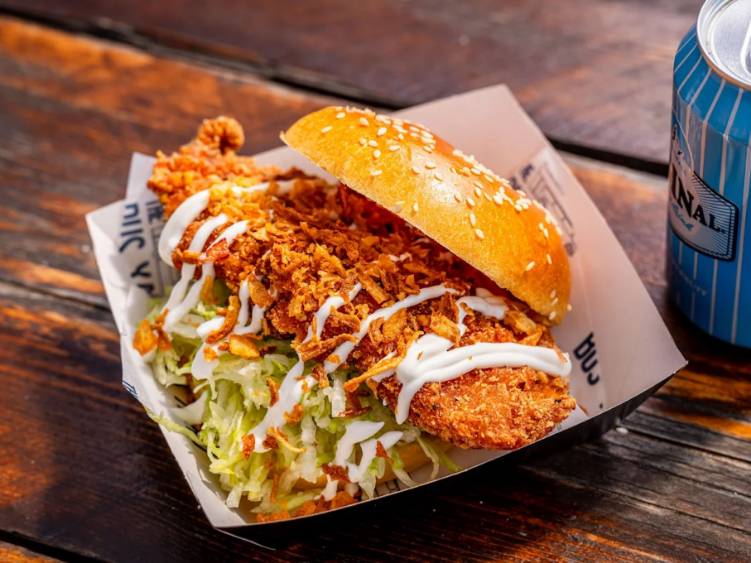 The Bus Yard Crosby - Street Food slider image