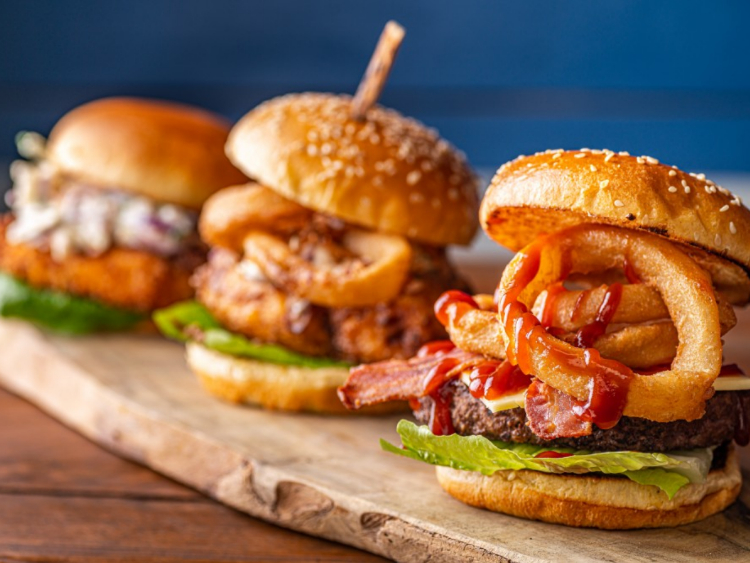The Bus Yard Crosby - Street Food slider image