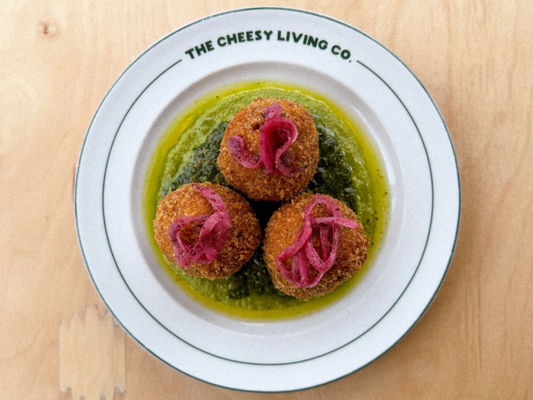 The Cheesy Living Co. - Oakwood slider image