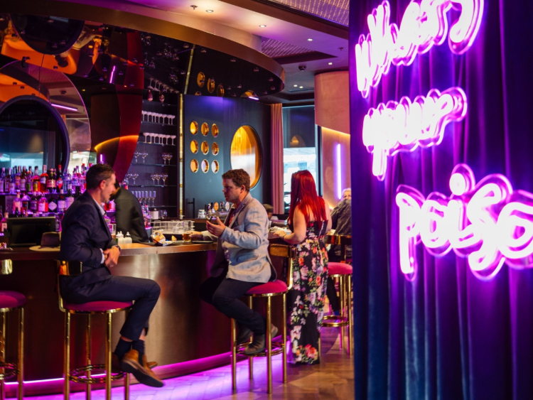 Dive Bar slider image