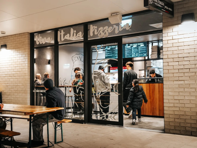 Viva Italia Pizzeria - Kingston slider image