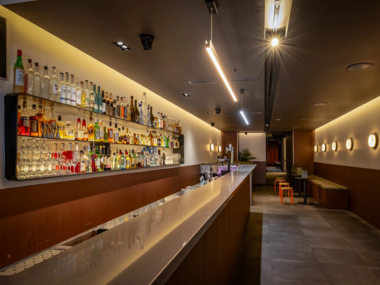 Bar Blanco slider image