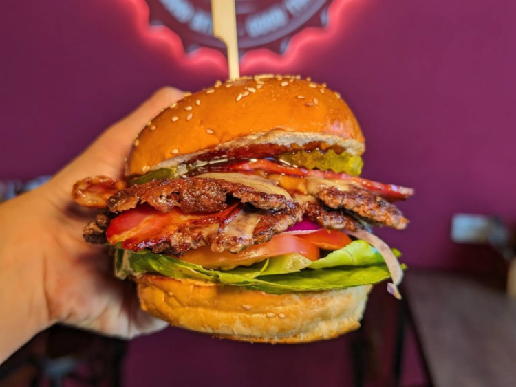 4 Mates Bar & Grill - Mt Lawley slider image