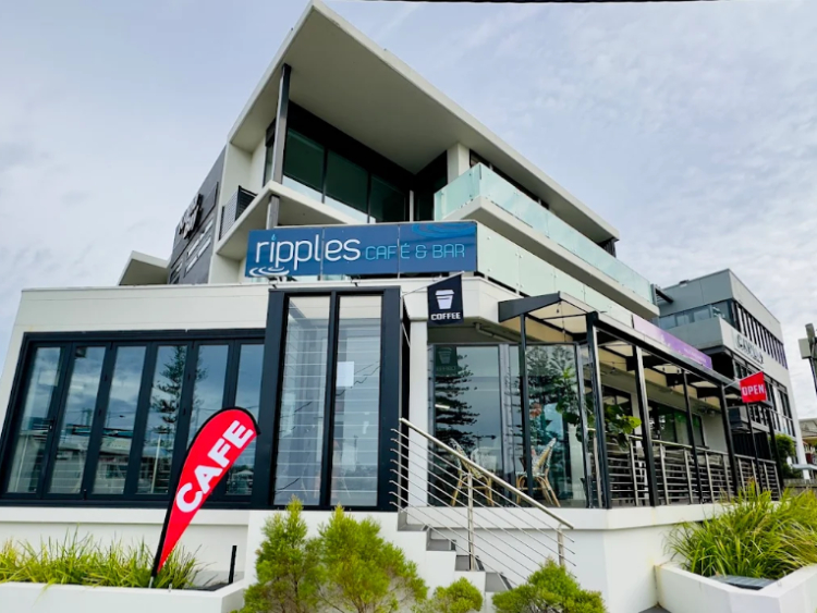 Ripples Cafe and Bar slider image