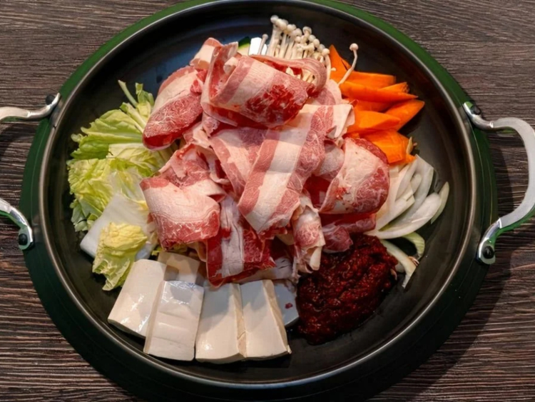 Mr Korea - Korean Barbeque & Wagyu Buffet slider image