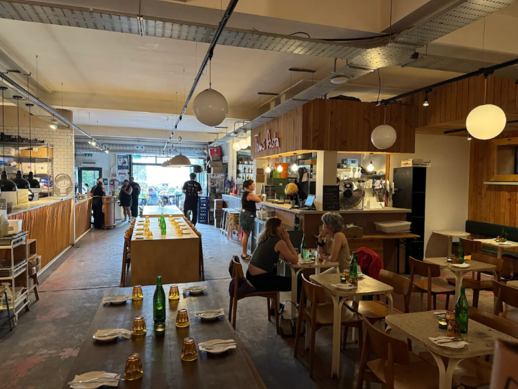 Tom's Pasta slider image