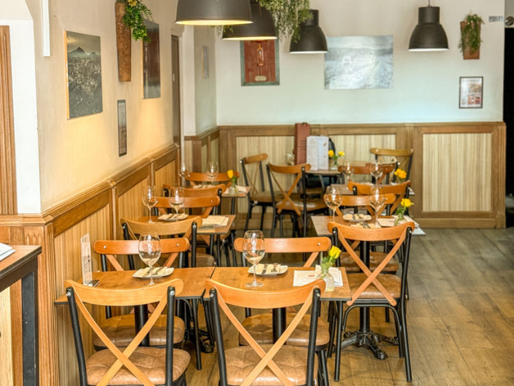 Casa Manolo - Clapham slider image