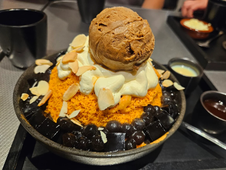 Cha Cha Dessert Bar slider image