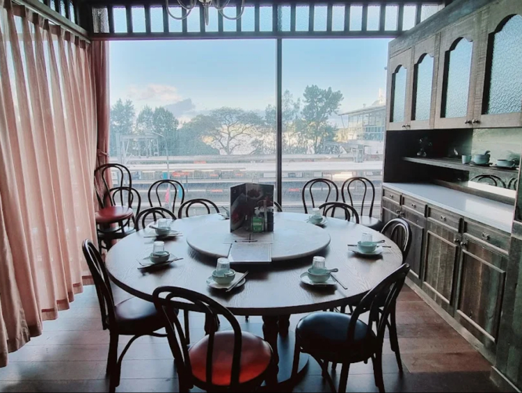 Lilong by Taste of Shanghai - Rhodes slider image