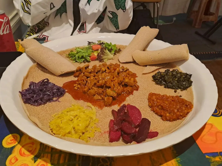 Yetenbi Ethiopian Restaurant slider image