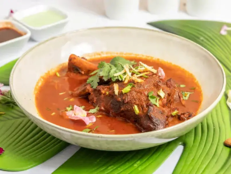 Saleena's Cinnamon Indian Cuisine - Southport slider image