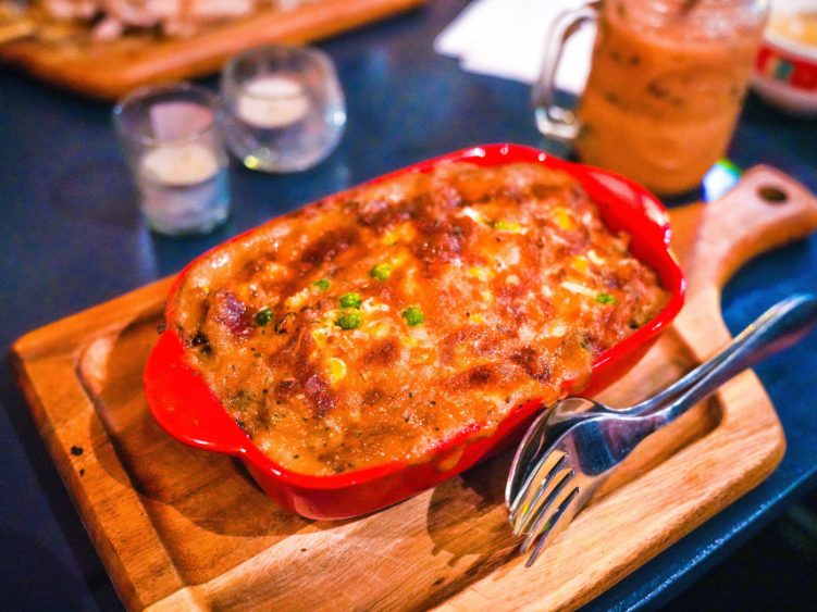 8:52 Hong Kong Restaurant slider image