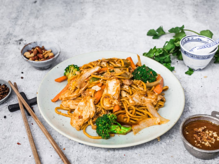 P'Nut Asian Kitchen - Norwest slider image