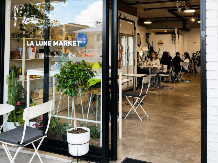 La Lune Market slider image
