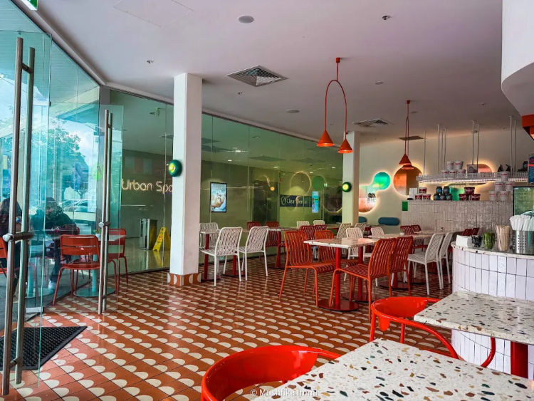 Mouzina Cafe - Castle Mall slider image
