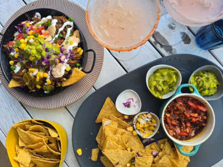 Tres Mexican slider image