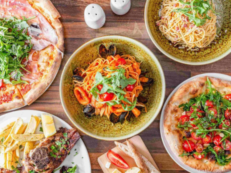 Maa Pizza & Bar slider image