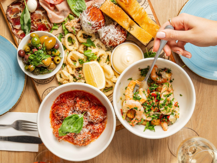 Via Napoli Pizzeria - Surry Hills slider image