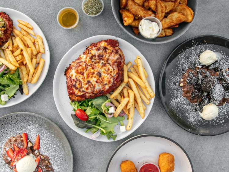 Amici Pizza & Burgers slider image