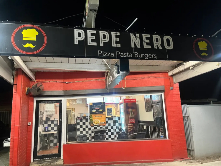 Pepe Nero Pizzeria slider image