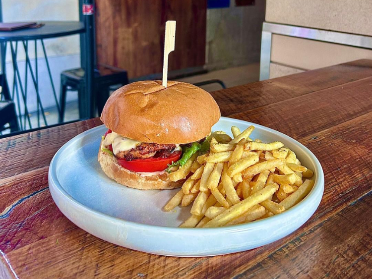 Avenue on Chifley slider image