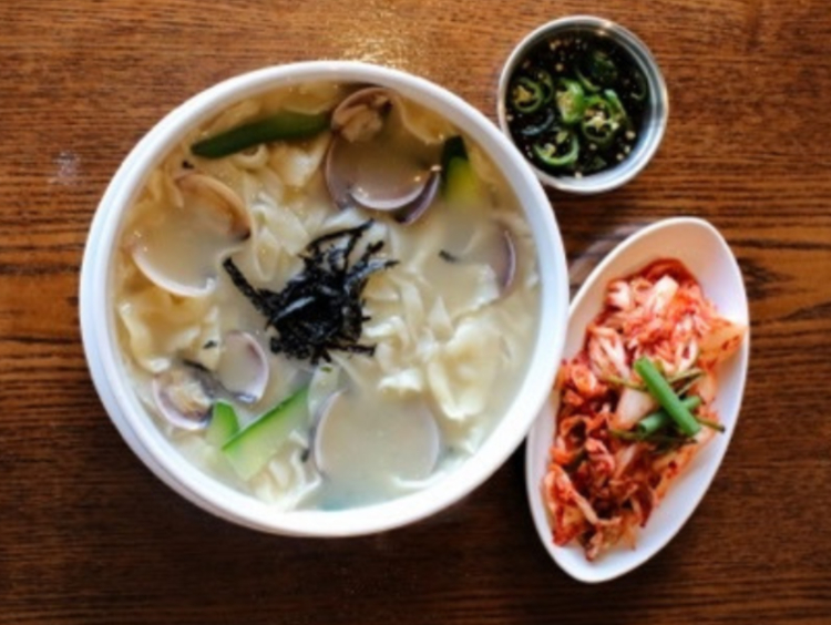 Chun's Kalguksu slider image