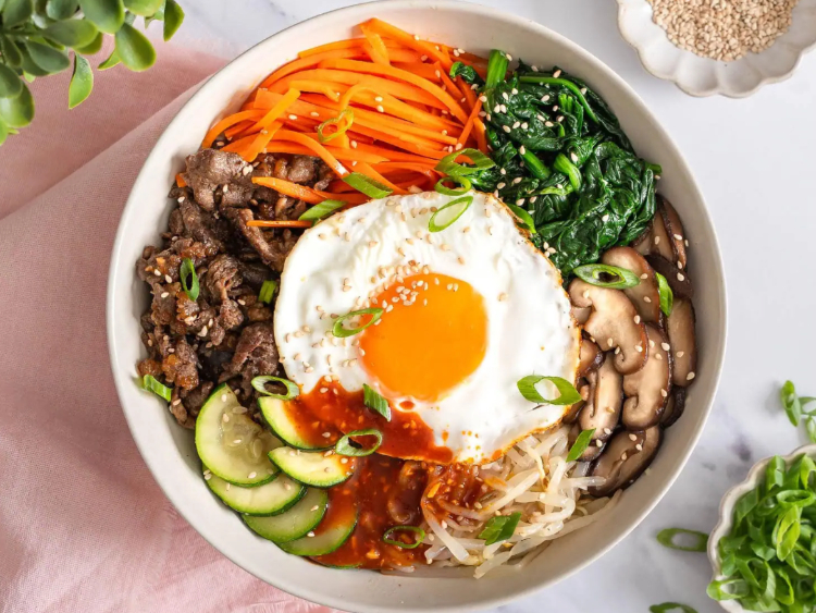 Chun's Kalguksu slider image