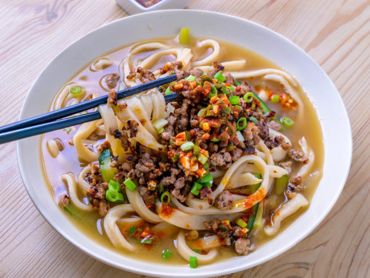 Chun's Kalguksu slider image