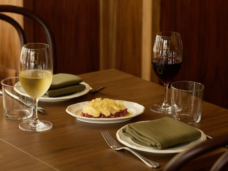 Avia Restaurant slider image