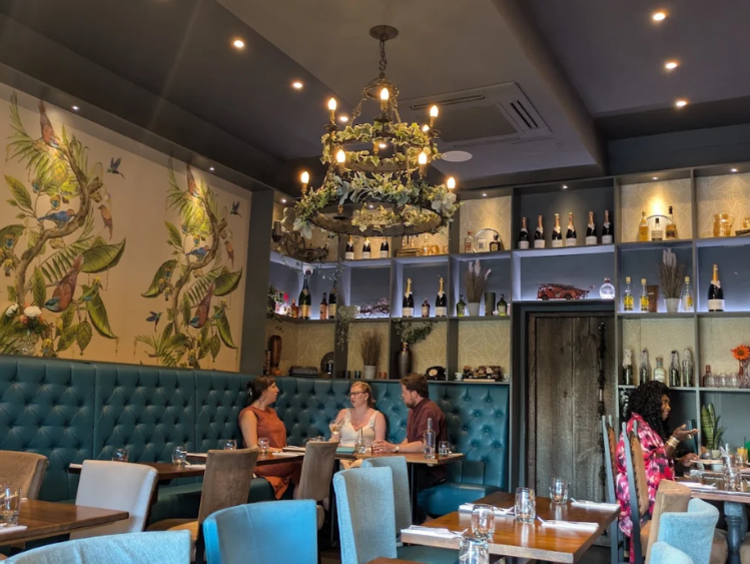 Park's Edge Bar and Kitchen slider image