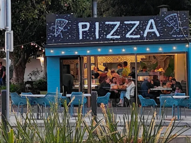 The Little Pizza Shop by the Beach slider image
